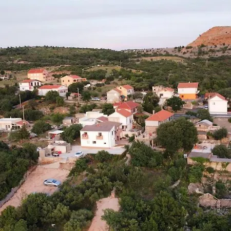 Apartman Lucija 2 *
