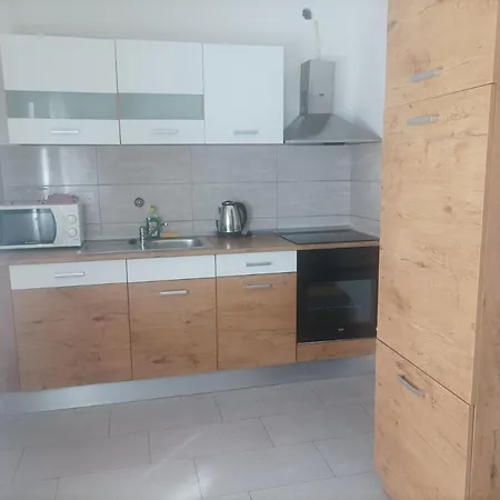 Lucija 2 Rovanjska